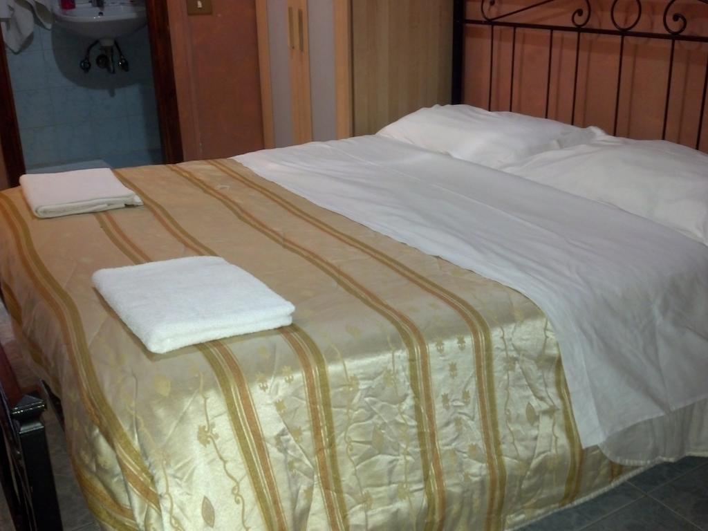 Napoleon Guesthouse Rome Chambre photo